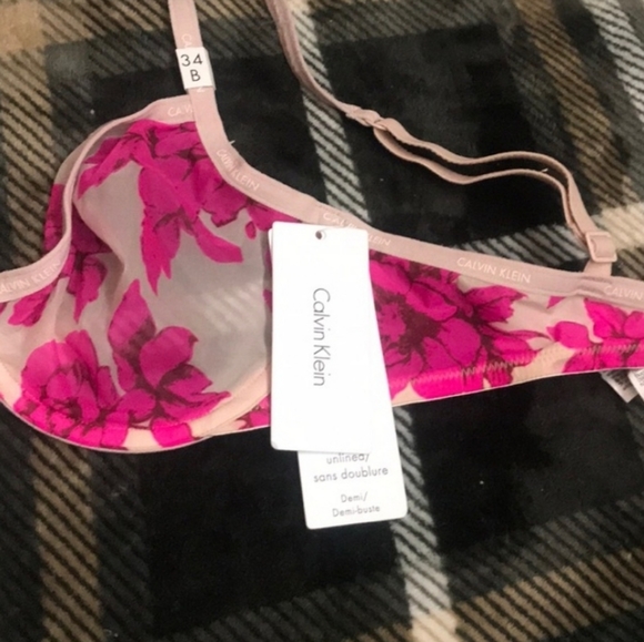 Calvin Klein Bra - Picture 2 of 3